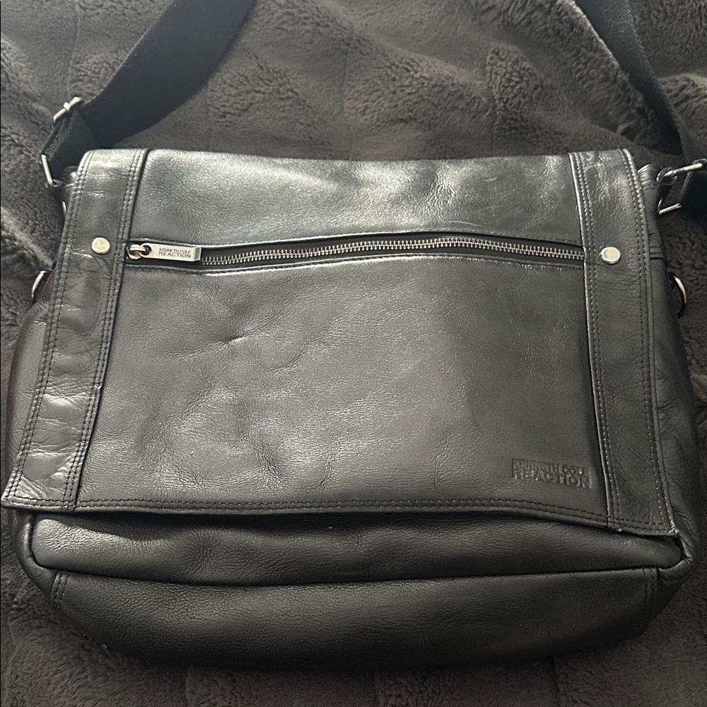 Kenneth Cole Reaction Dark Leather Messenger Bag